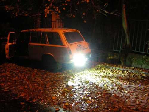 LED-es tolatólámpa sötétben